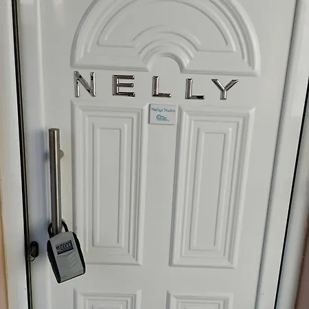 Nelly's Private *